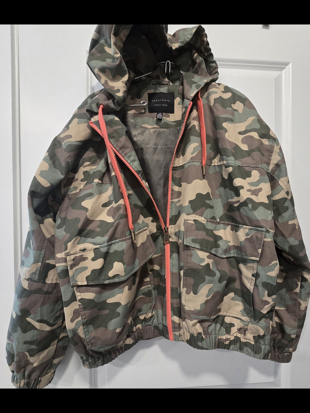 Sanctuary Camo Hooded Rain Utility Jacket Coral Accents & Pockets Windbreaker
